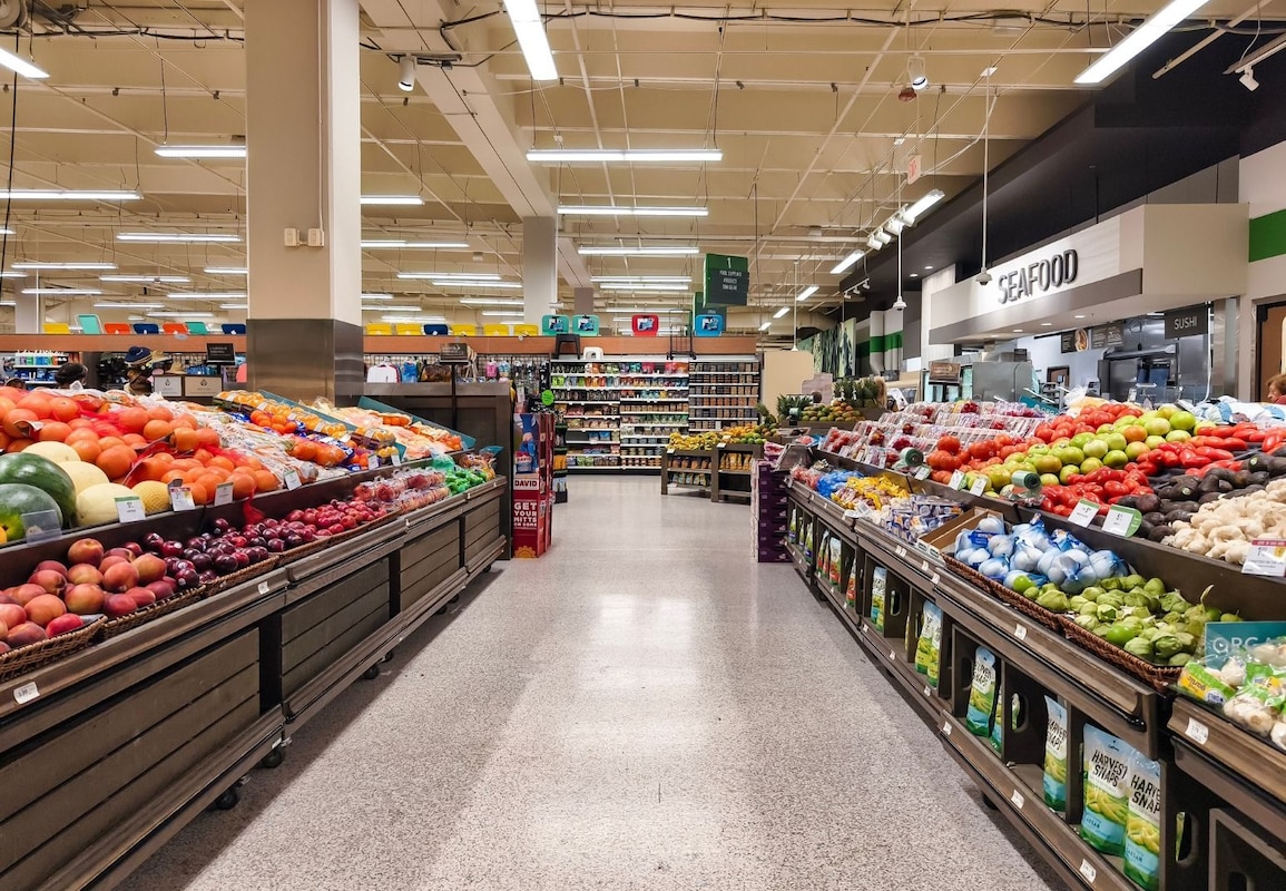 Premier supermarché en France : Histoire et premiers magasins