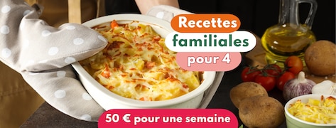 Femme tenant un gratin sorti du four avec écrit en titre recettes familiales pour 4 (50 € pour une semaine)