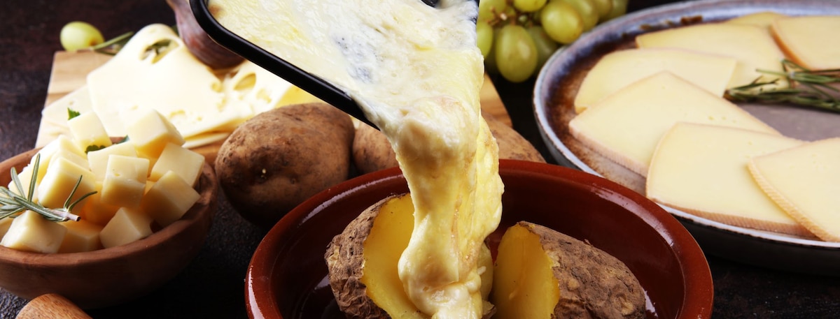Fous de fromage : raclette, tartiflette, fondue, brie au four