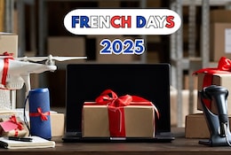 Produits tech posés dur une table avec écrit en fond French Days 2025