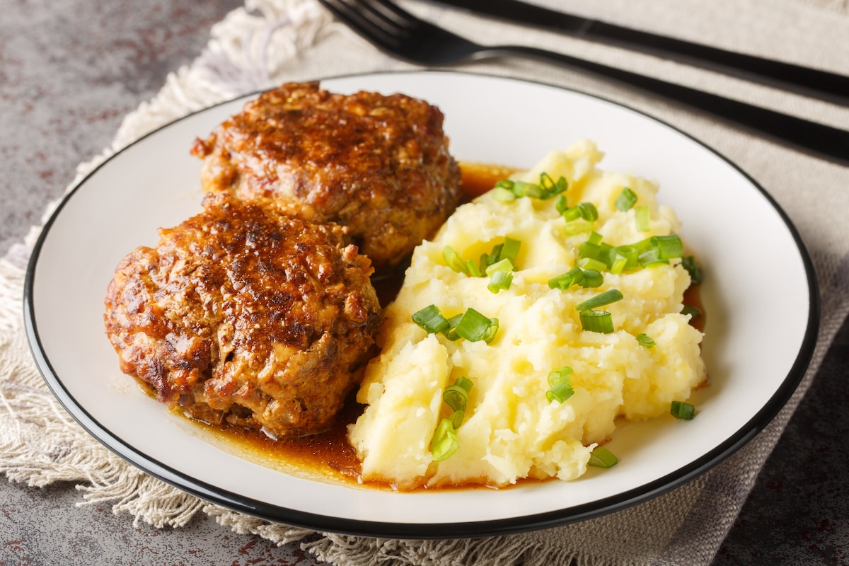 Purée de pomme de terre avec du porc