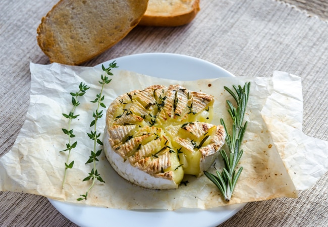 Idée camembert au thym et miel au bbq