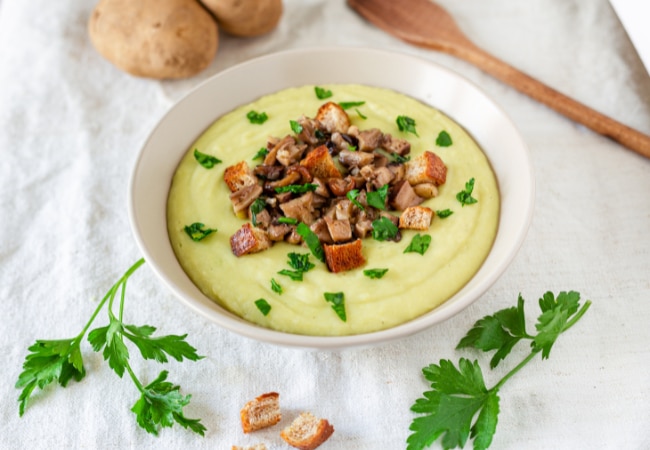 Soupe pommes de terre, poireaux, champignons