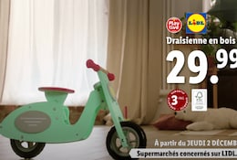 Zoom sur la draisienne en bois rétro ou moto Lidl 