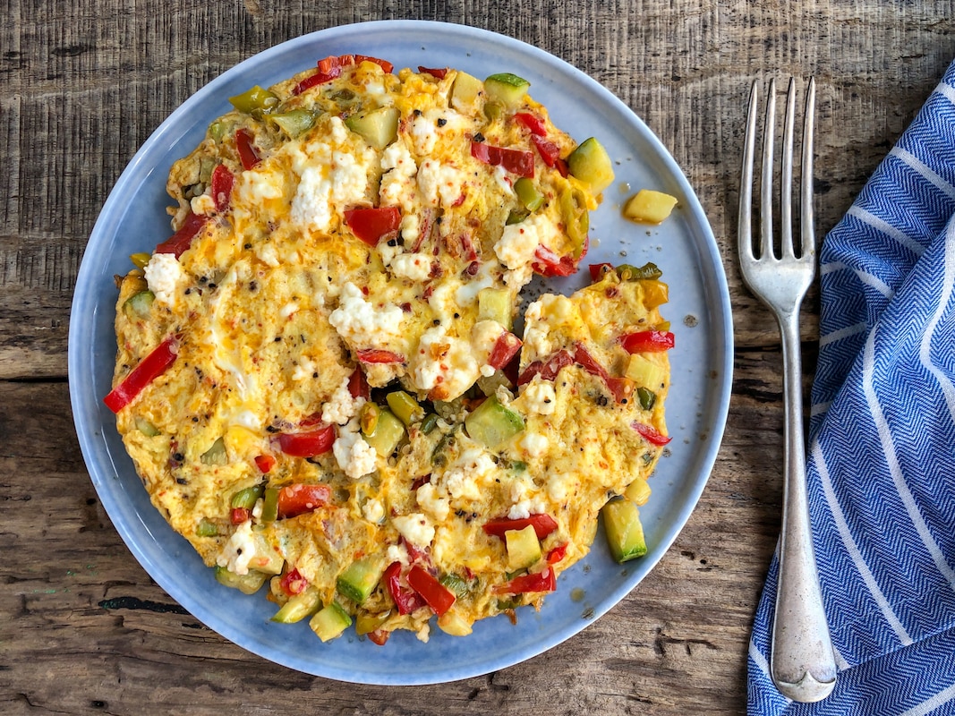 Omelette de légumes et de fromage