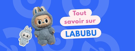 Peluche labubu bleue avec "tout savoir sur labubu" écrit à côté