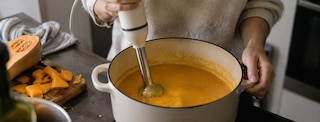 Mixeur plongeant, blender chauffant ou robot cuiseur : que choisir pour faire ses soupes ?