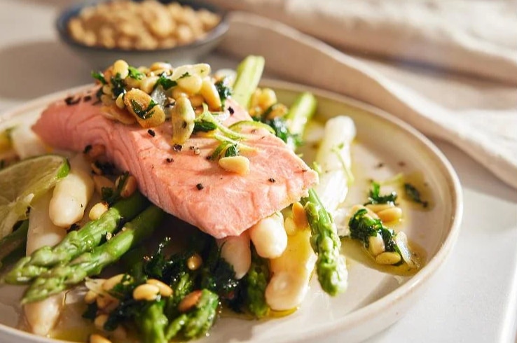 Plat de légumes avec pavé de saumon