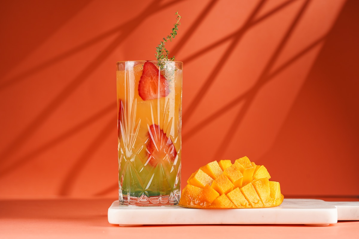 Boisson à la mangue et la fraise.